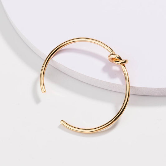 Dainty Love Knot Bracelet