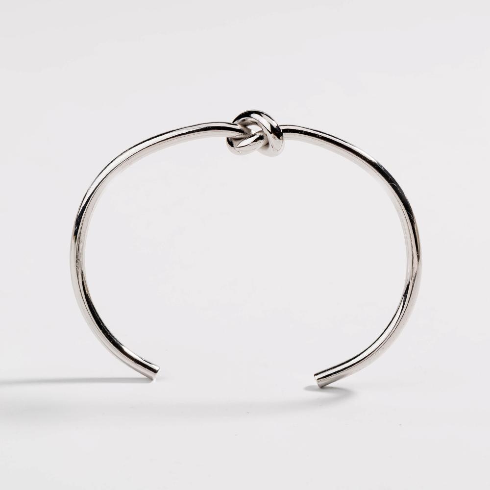 Dainty Love Knot Bracelet
