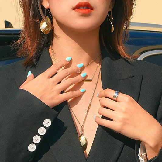 Waved-Sharp Leaf Earrings