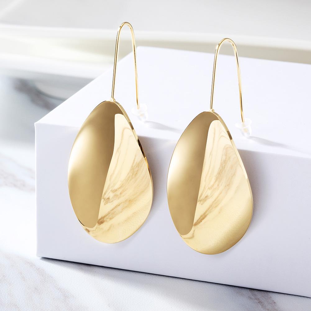 Waved-Sharp Leaf Earrings