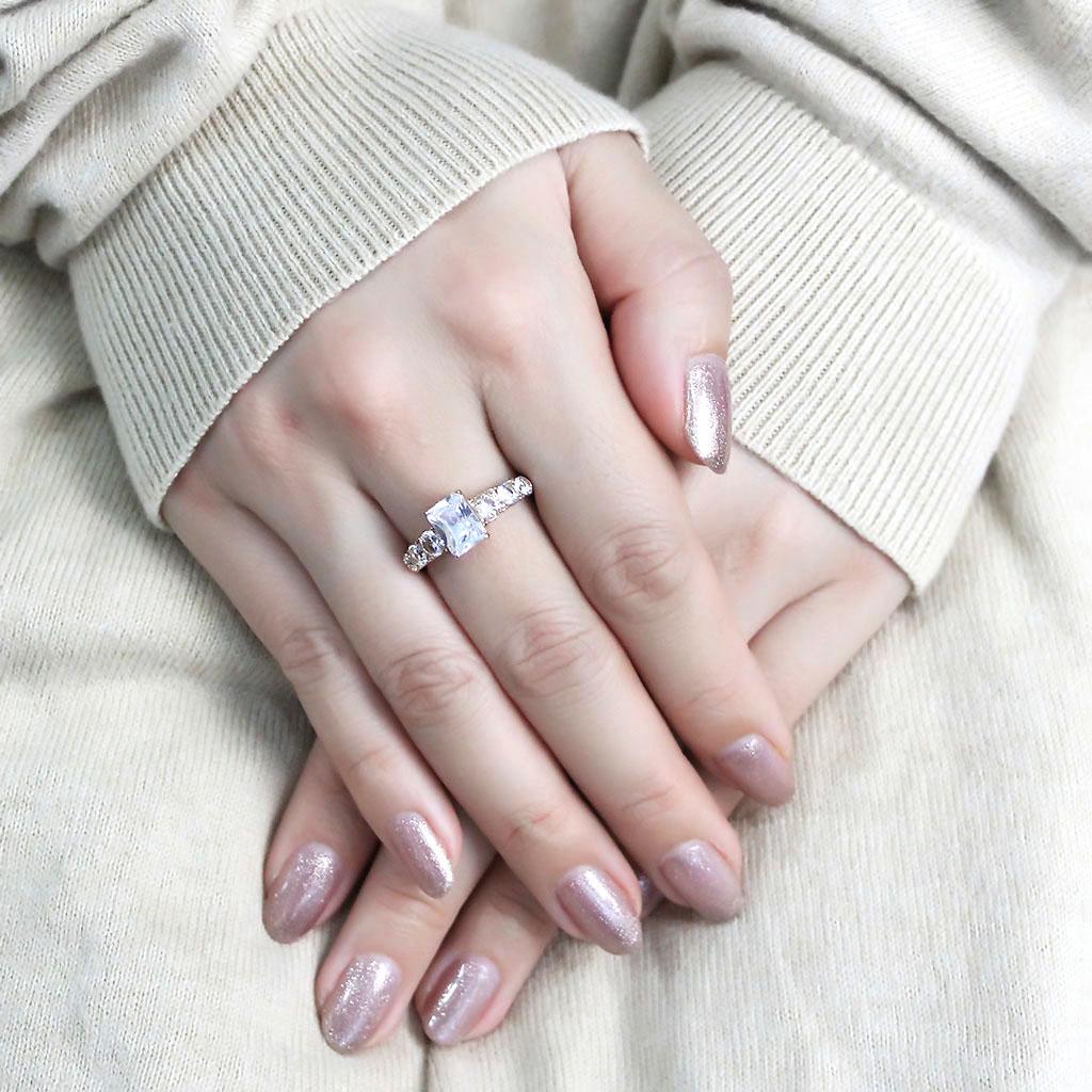 TK3517 - IP Rose Gold(Ion Plating) Stainless Steel Ring with AAA Grade