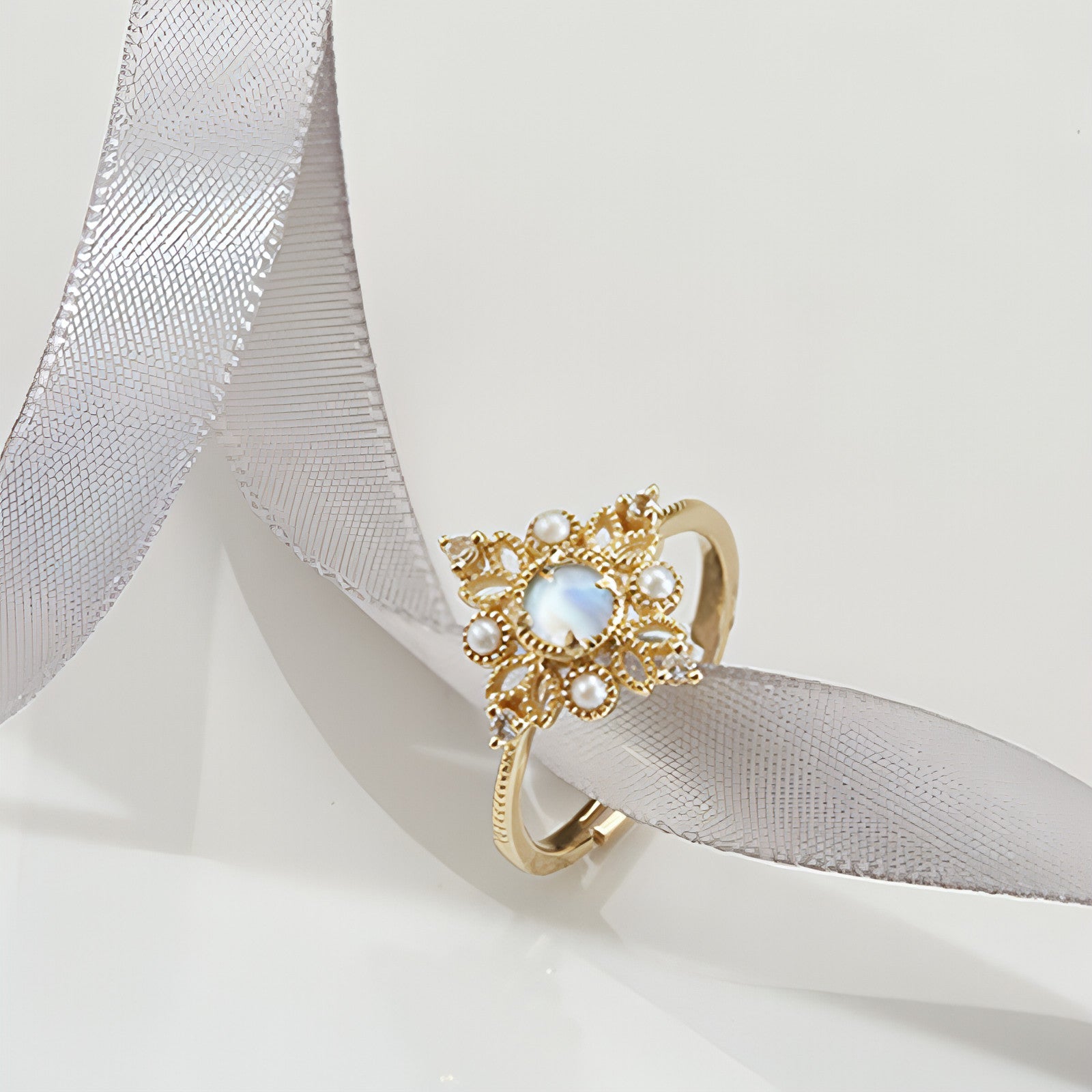 LuxeJewels™ – Ethereal Moonstone Pearl Ring