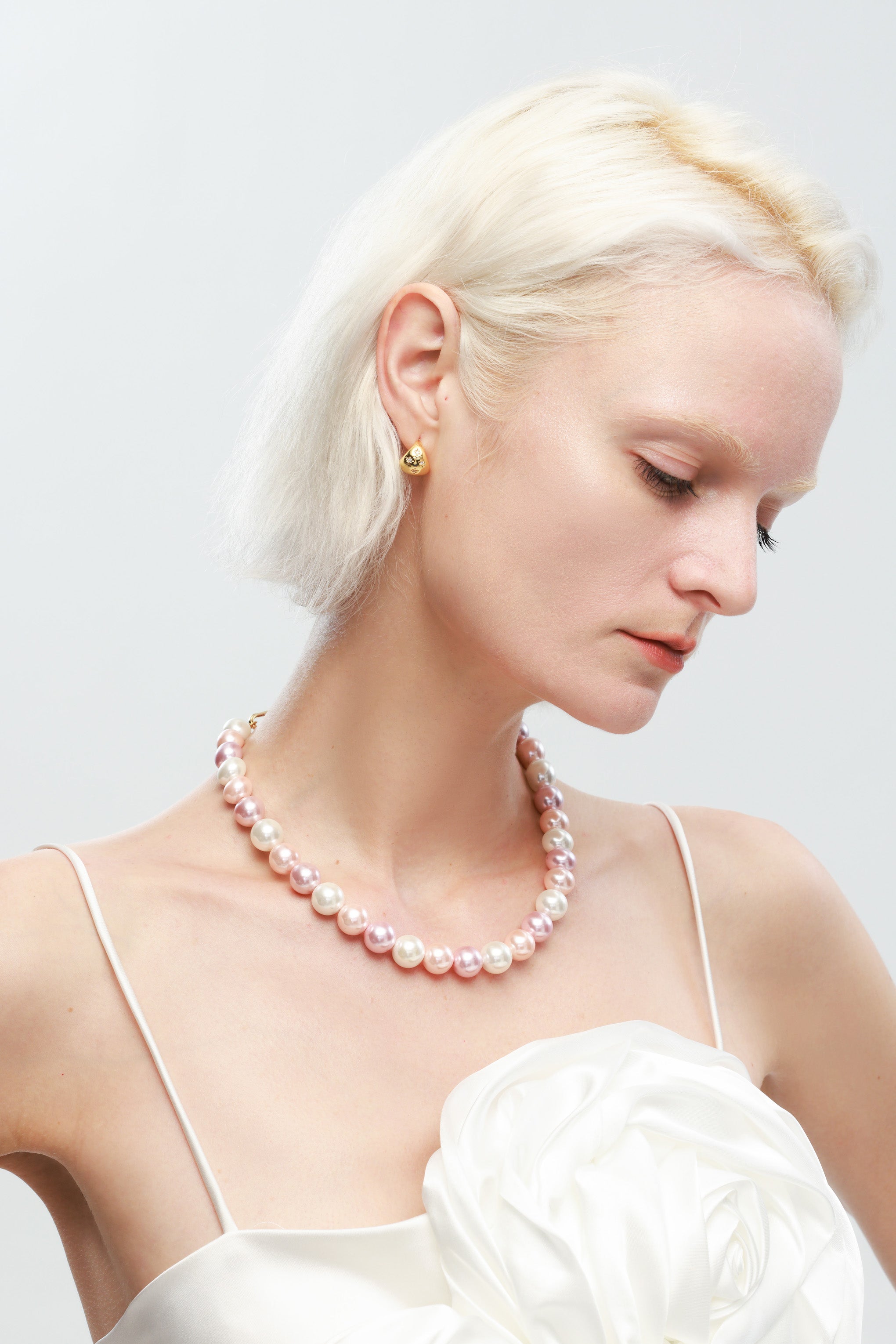 Pink Shell Pearl Necklace with Gem-Encrusted  Carabiner Lock (Large)
