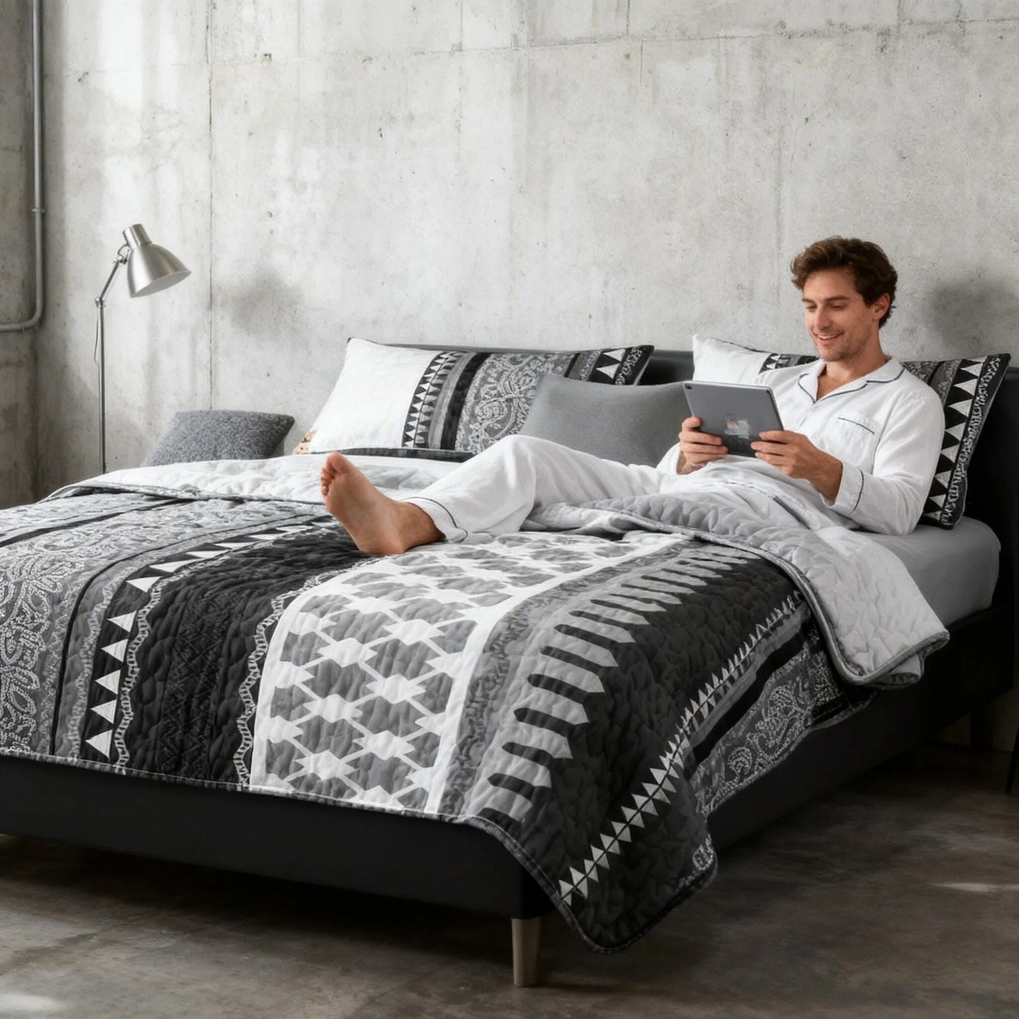 3-Piece Black & White Tribal Pattern Bedding Set (Queen/King/Cal King)